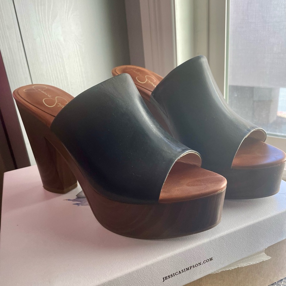 Jessica Simpson Shelbie Black and Brown Platform Mules